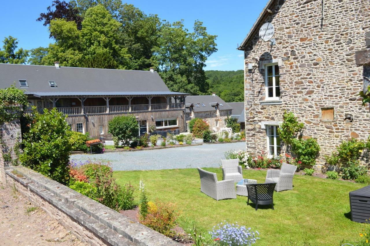 Gite De La Cour Campandré-Valcongrain Exteriér fotografie